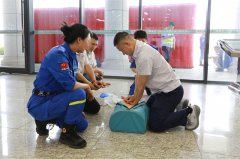 面罩能霎时紧贴面部才算