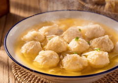 <b>建的“品牌+供应链”双轮驱动模式</b>